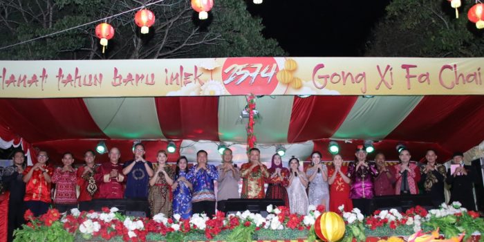Malam perayaan tahun baru Imlek di Melawi Sabtu malam berlangsung meriah