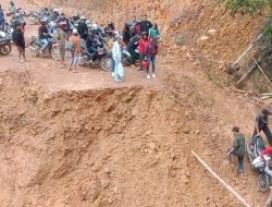 Tebingan di Ella Hilir Longsor, Akses Jalan Utama Warga 5 Desa Terputus