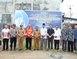 Wabup Lakukan Peletakan Batu Pertama Pembangunan Gerejaa