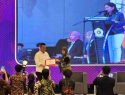 Dosen FISIP UNTAN Raih Best Presenter Award pada ICOSSH VII UNSRI 2024