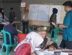 Partisipasi Pemilih di TPS 009 Desa Paal Rendah