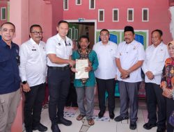 Menko AHY Serahkan Sertipikat Tanah untuk Rakyat di Bengkulu