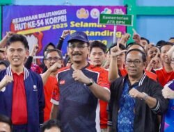 Sekjen ATR/BPN Ikuti Laga Eksibisi Pembukaan Kejuaraan Bulutangkis HUT ke-54 KORPRI