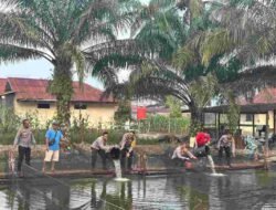 Polres Melawi Perkuat Program Ketahanan Pangan Melalui Budidaya Ikan di Polsek Jajaran