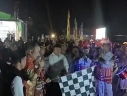 Ribuan Peserta Meriahkan Pawai Obor Ramadan 1447 H, Cahaya Obor Menyala Serempak Mewarnai Langit Kota Nanga Pinoh