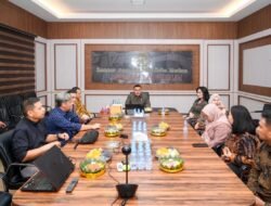 Kunjungi Dua Kantah di Sumut, Wamen Ossy Monitoring Kesiapan WBBM hingga Serahkan Sertipikat kepada Masyarakat