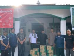LAZISMU Melawi Fasilitasi Donatur Salurkan Sedekah Air Minum ke Masjid, Musholla dan Pesantren