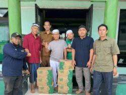 Program Sedekah Air Minum, LAZISMU Melawi Distribusikan Air Mineral Tahap Kedua