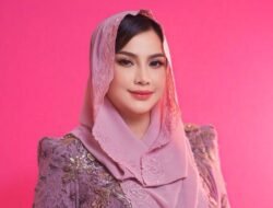 TP PKK Melawi Angkat Semangat Emansipasi Lewat Pawai Busana Nusantara