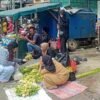 Pengrajin Ketupat Raup Rezeki Tambahan Menjelang Idul Adha