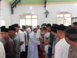 Jamaah Membludak, Sholat Idul Adha di Masjid Shirotul Jannah Polres Melawi Berlangsung Khidmat