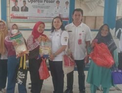 Warga Antusias Serbu Operasi Pasar Murah, Paket Sembako Premium Dijual Harga Terjangkau