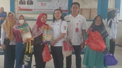Warga Antusias Serbu Operasi Pasar Murah, Paket Sembako Premium Dijual Harga Terjangkau