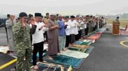 Umat Muslim Melawi Gelar Salat Istisqo, Perkuat Ikhtiar Hadapi Kekeringan dan Karhutla