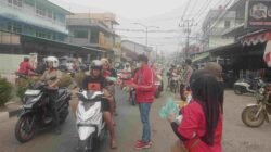 Kabut Asap Karhutla Mengancam Kesehatan, PDIP Melawi Turun Bagikan Masker dan Vitamin