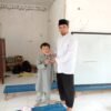 Peduli Dampak Kabut Asap, Penyuluh Agama KUA Nanga Pinoh Bagikan Masker kepada Warga